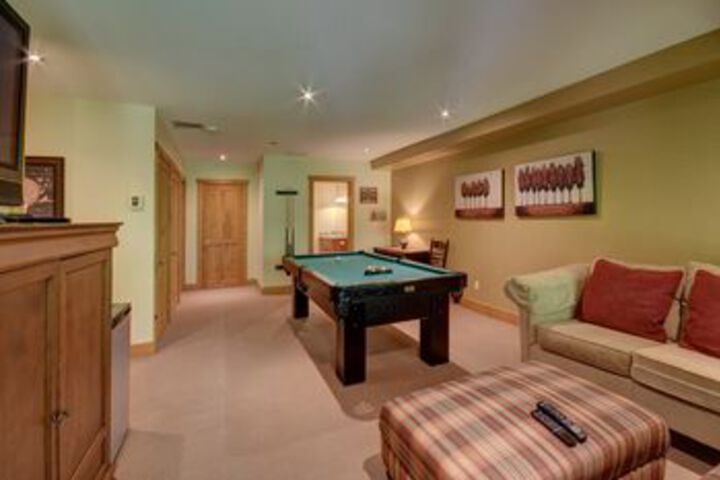 Room 17 of 27