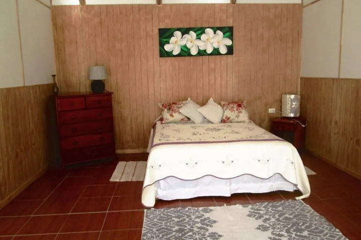 Room 4 of 15