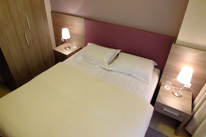 Room 6 of 40