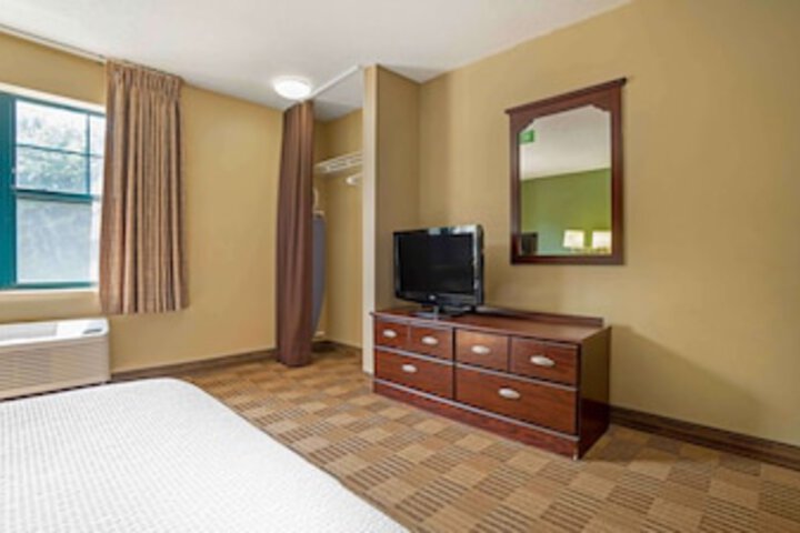 Room 31 of 102