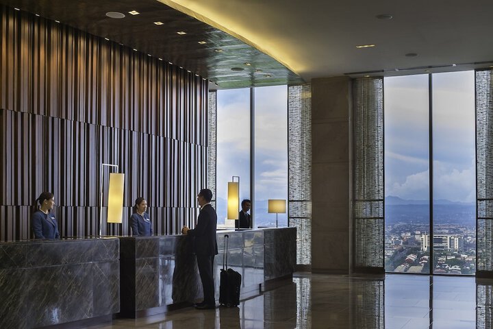 Check-in/check-out kiosk