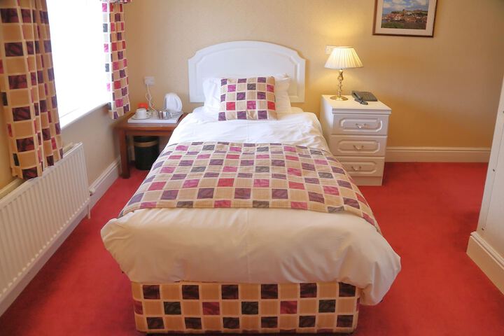 Room 14 of 104