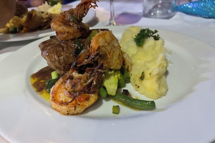 Dining 28 of 40