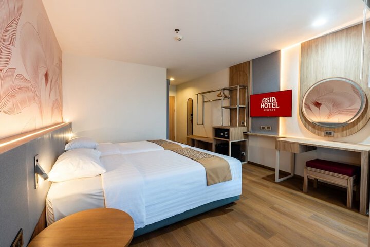 Room 44 of 104