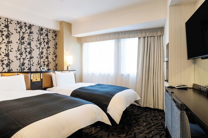 Room 14 of 65
