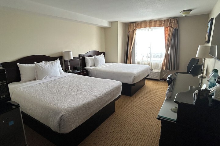 Room 6 of 13