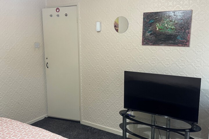 Room 8 of 40