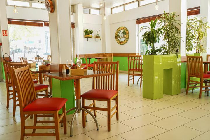 Dining 52 of 96