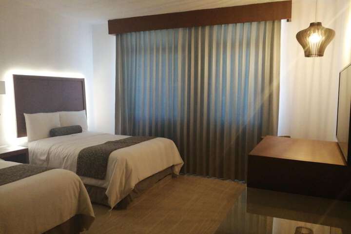 Room 27 of 36