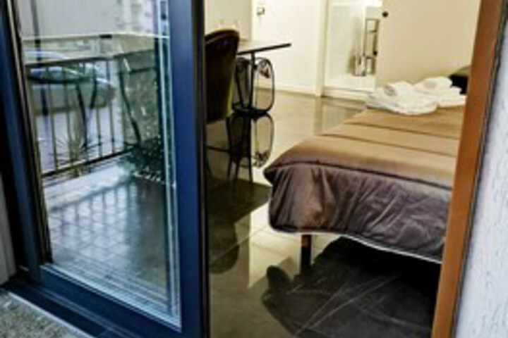 Room 18 of 27