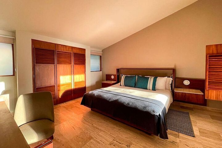 Room 46 of 153