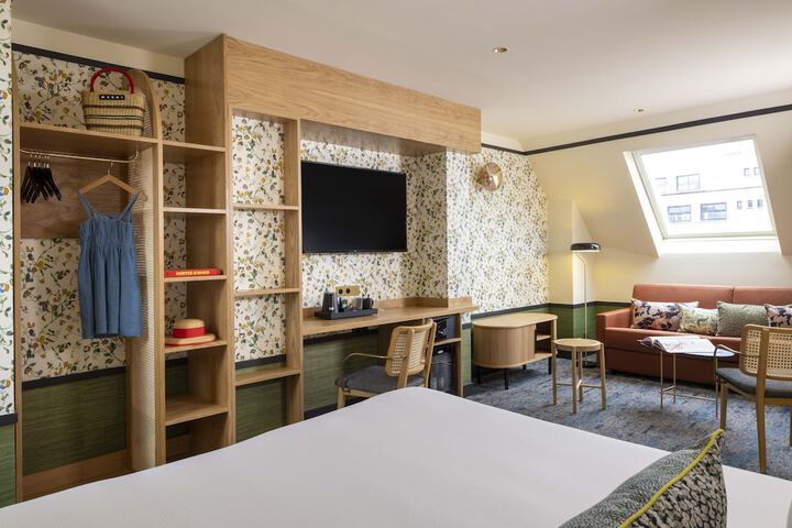 Room 26 of 62