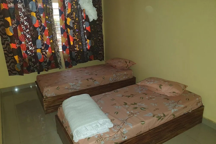 Room 3 of 10