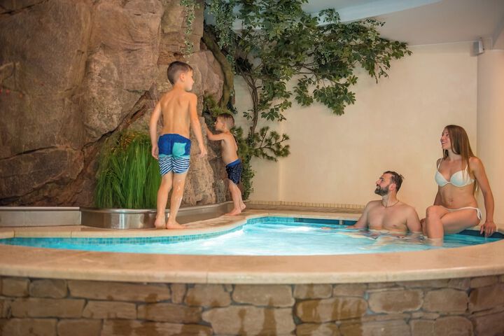 Pool 56 of 148