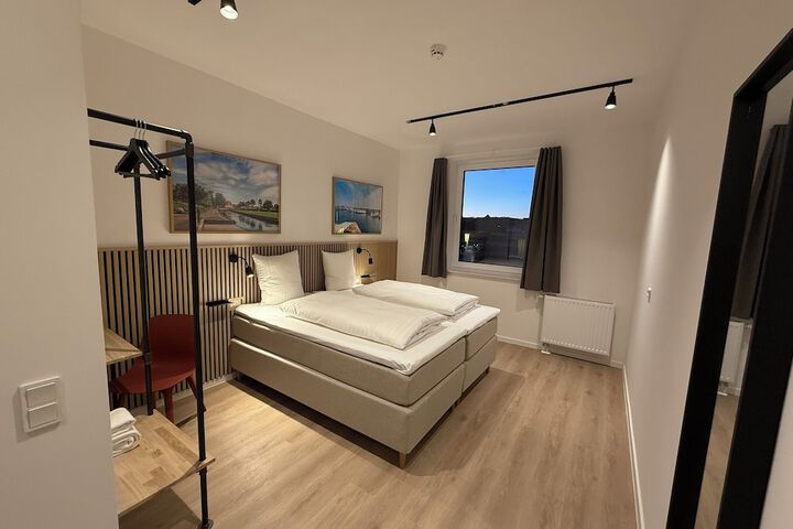 Room 4 of 28