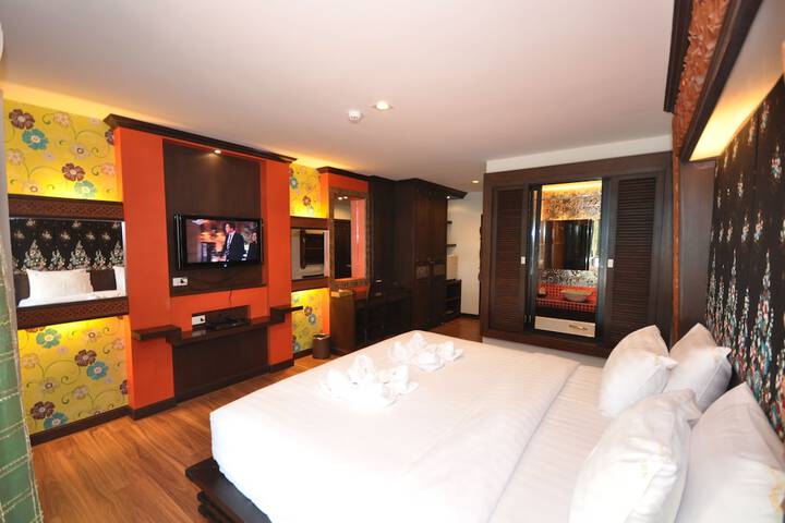 Room 34 of 83