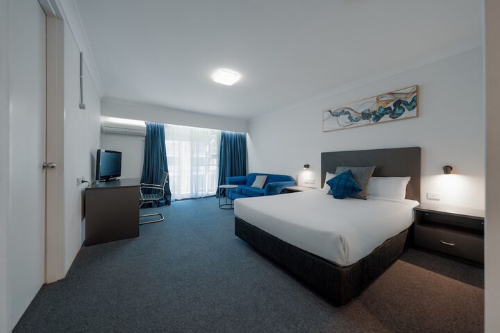 Room 40 of 72