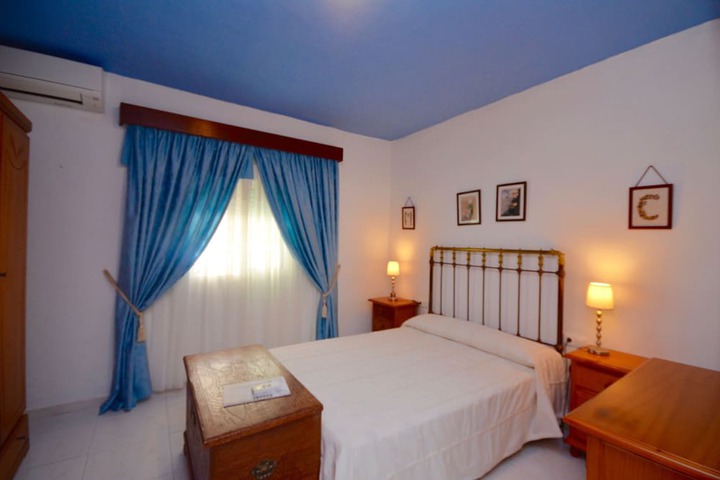 Room 4 of 4