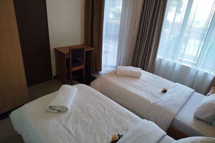 Room 11 of 25
