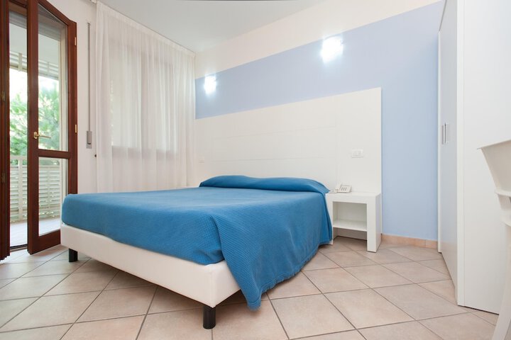 Room 3 of 54