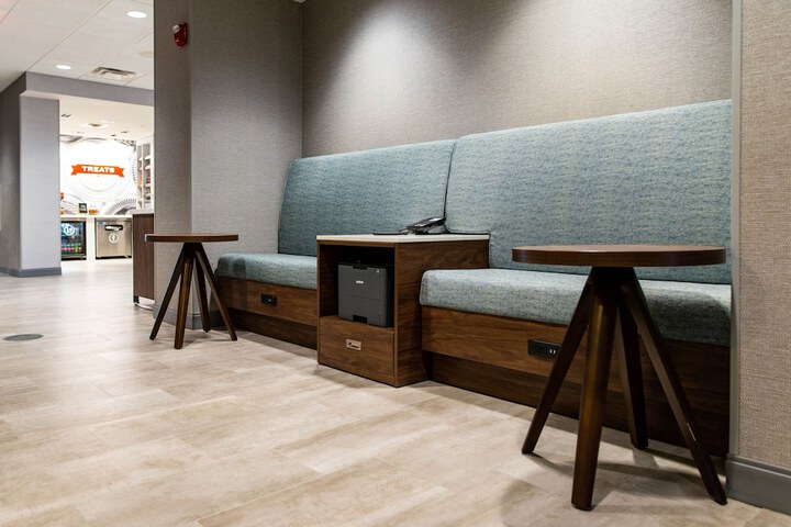 Business Center 64 of 75