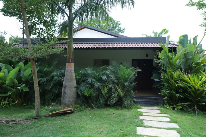 Hotel Exterior 64 of 80
