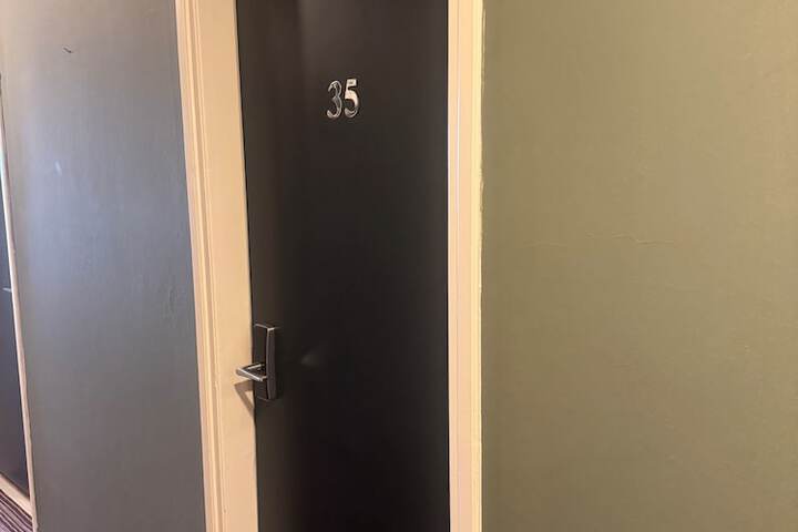 Room 18 of 43