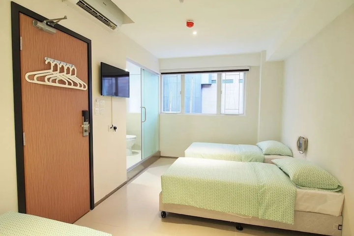 Room 5 of 15