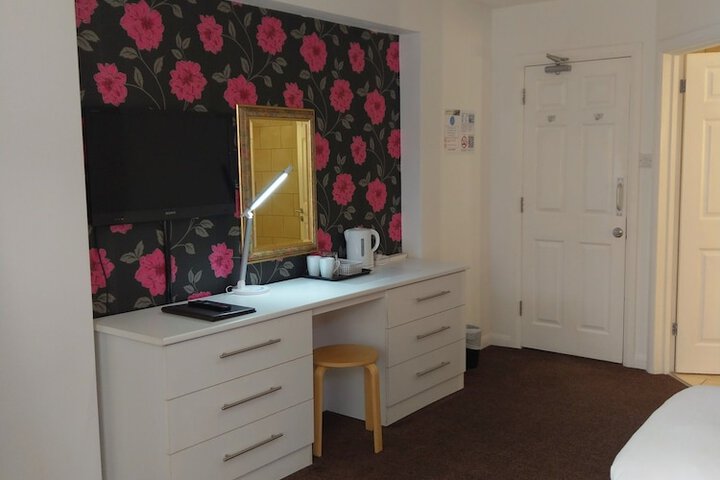 Room 17 of 61