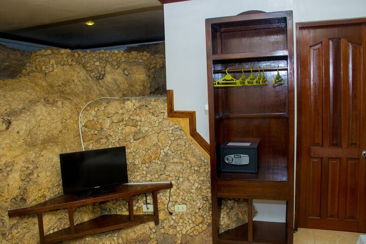 Room 3 of 45