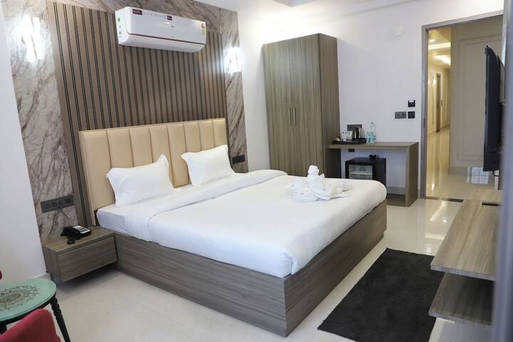 Room 10 of 11