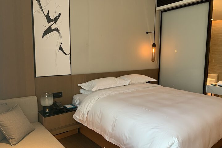 Room 9 of 49
