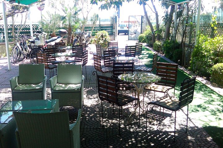 Terrace/Patio 25 of 77