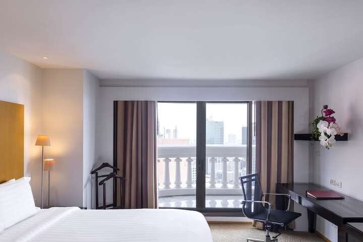 Room 18 of 206