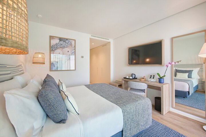 Room 15 of 63