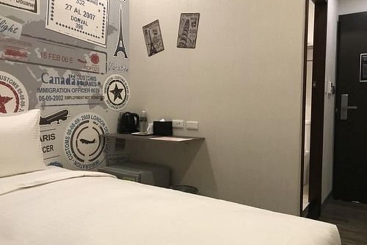 Room 41 of 98