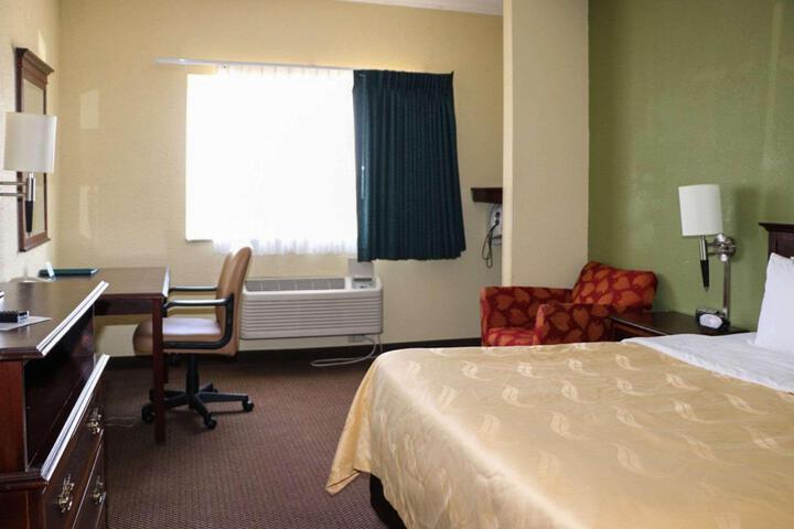 1 King Bed
