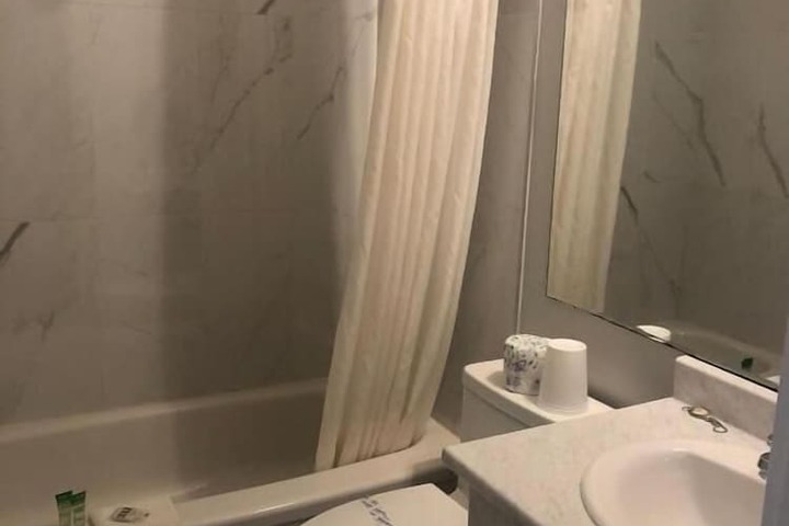 Room 8 of 14