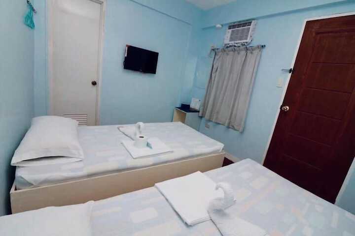 Room 13 of 23