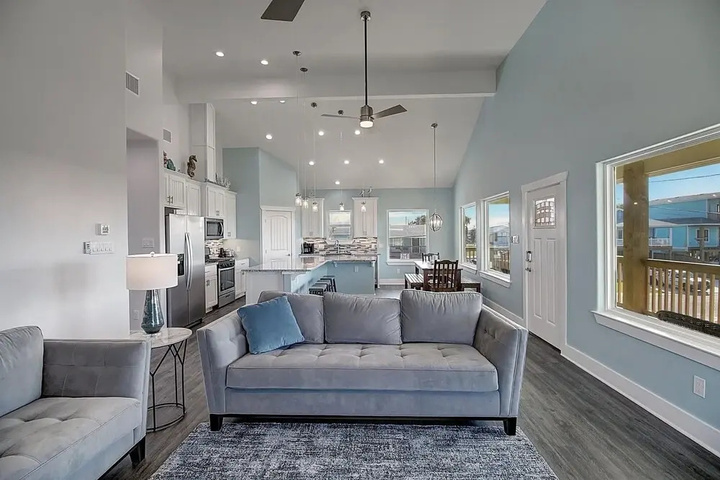 Image of The Beach House 3 Bedroom Home by Redawning