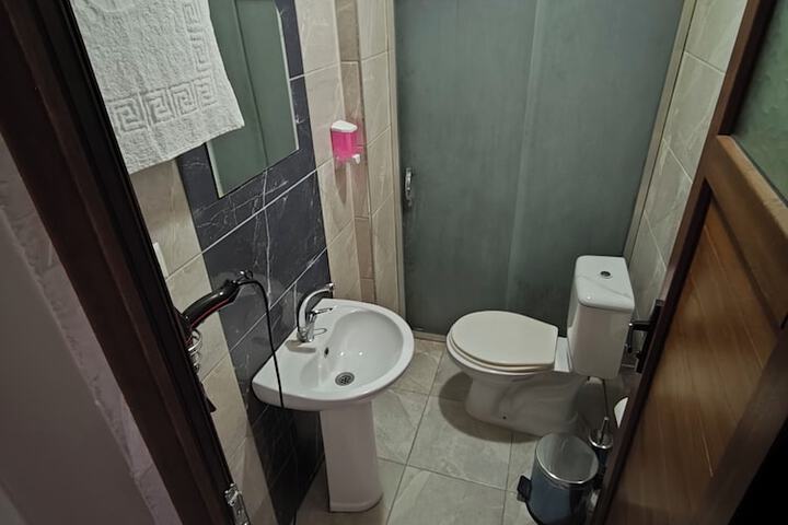 Room 9 of 9