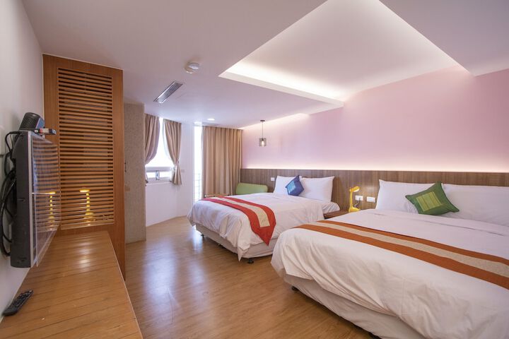 Room 4 of 19