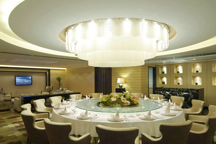 Dining 12 of 15