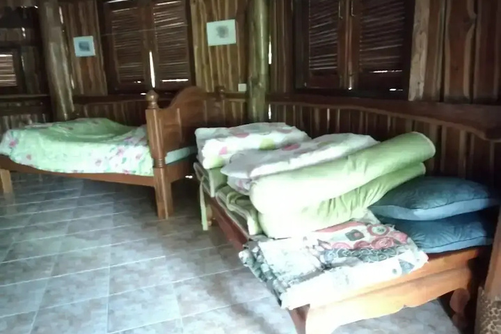 Room 2 of 20