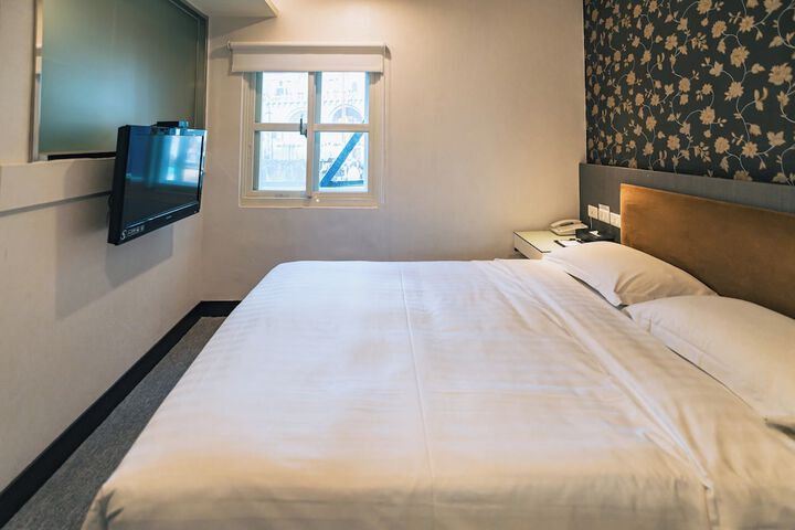 Room 48 of 65