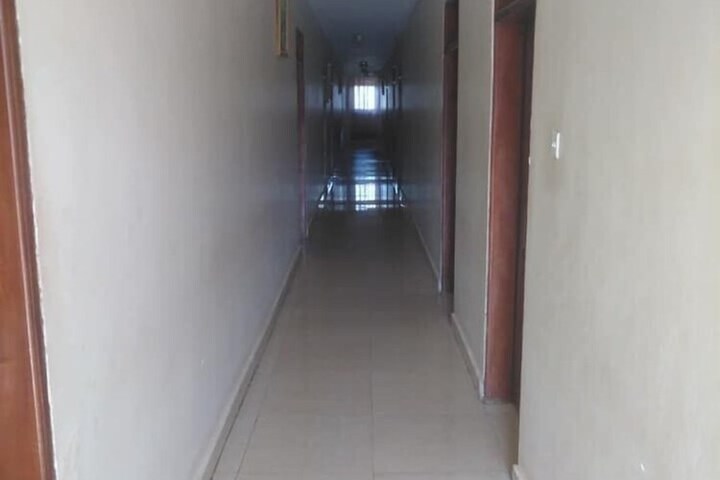 Ballroom/Hall 15 of 16
