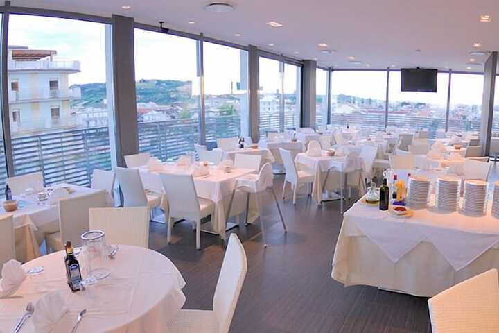 Dining 49 of 75