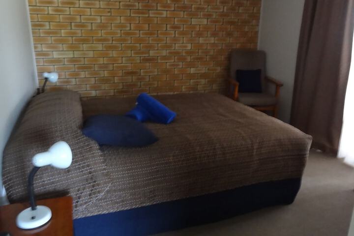 Room 16 of 48