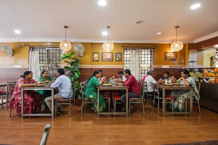 Dining 36 of 40