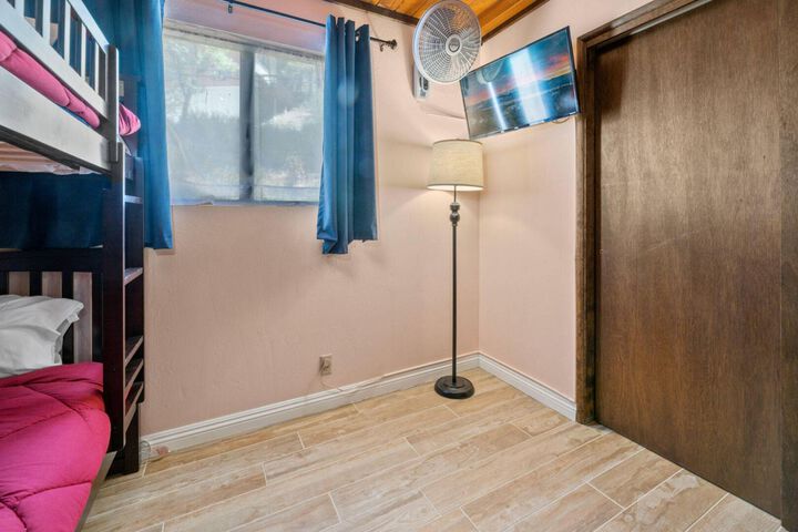 Room 17 of 18